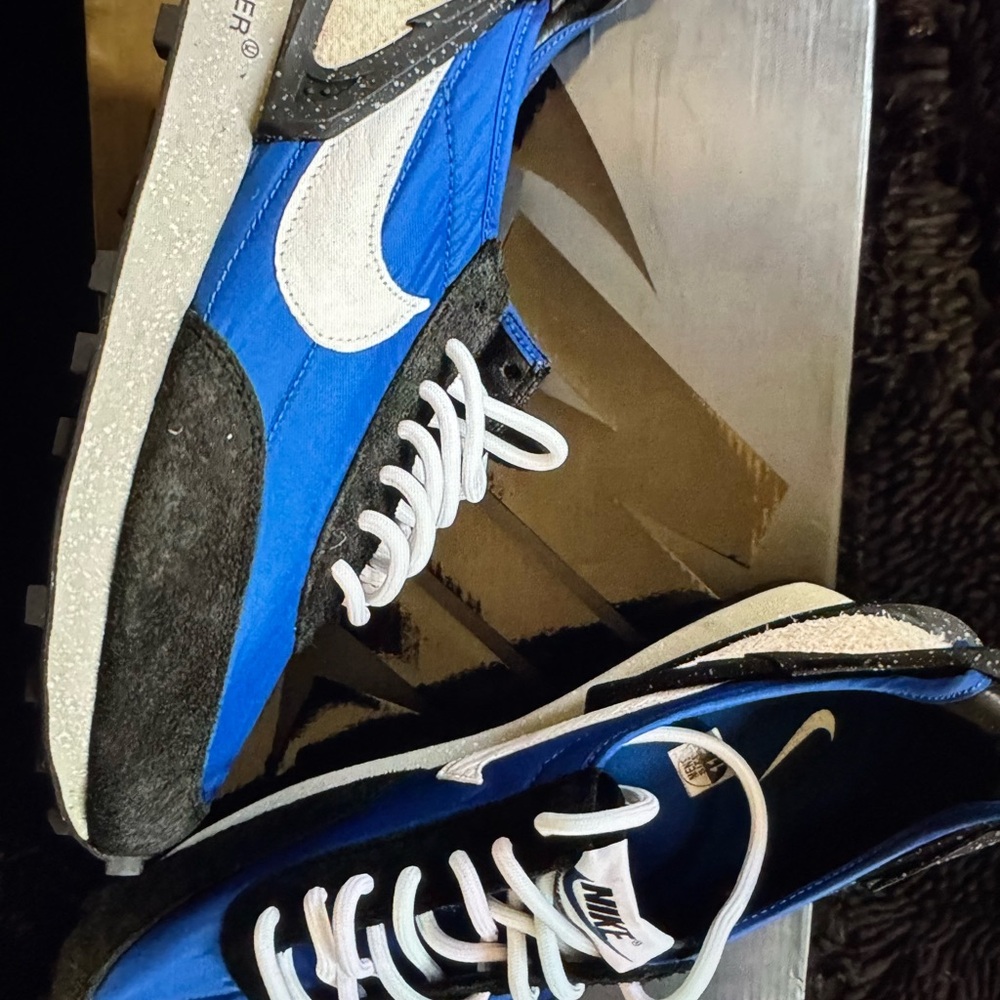 Nike Men's Blue and Black Sneakers